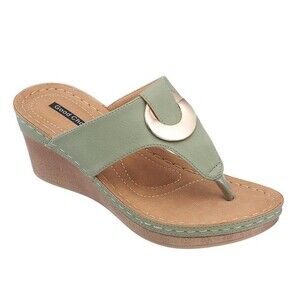 Good Choice Womens 7 M Green Faux Leather Genelle Flip Flop Wedge Sandals NIBSE4